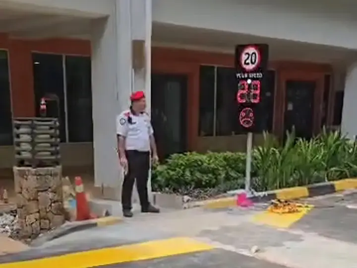 Malaysia, radar speed sign